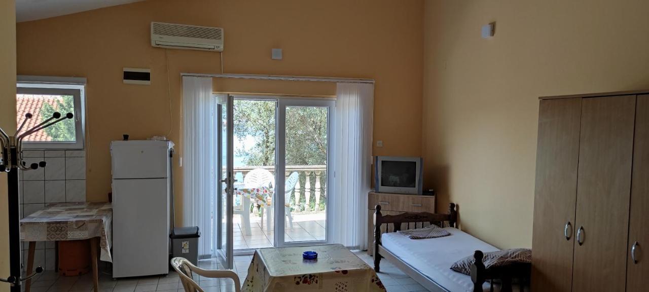 Apartmani Jovanovic Luštica Zewnętrze zdjęcie