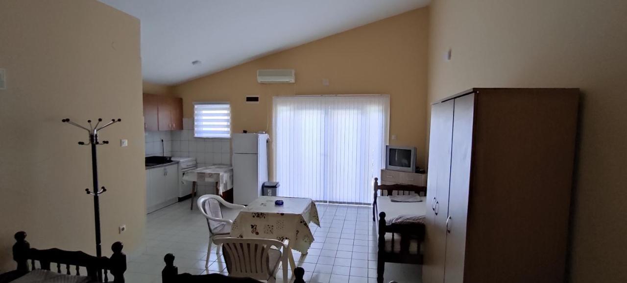 Apartmani Jovanovic Luštica Zewnętrze zdjęcie