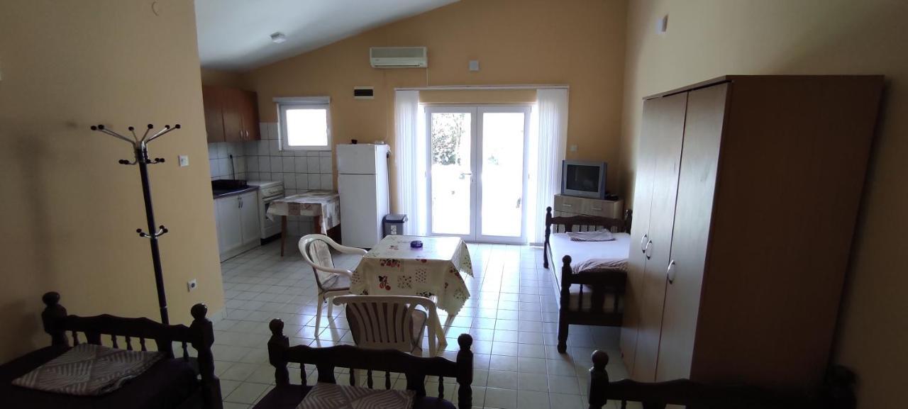 Apartmani Jovanovic Luštica Zewnętrze zdjęcie